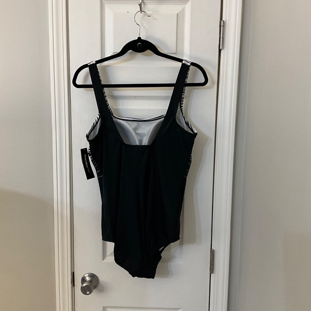 Penbrooke Swimsuit NWT - Picture 2 of 8